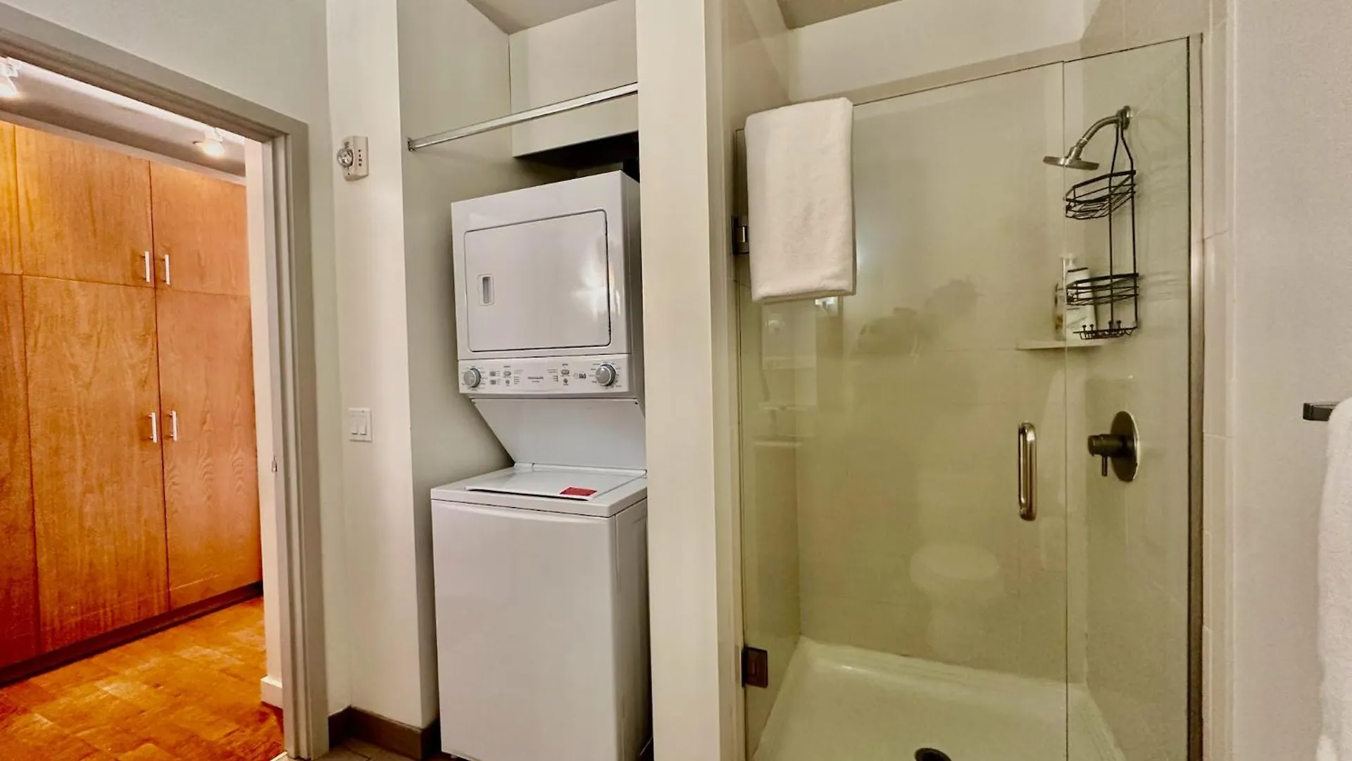 Charming Downtown Seattle Condo With Water Views