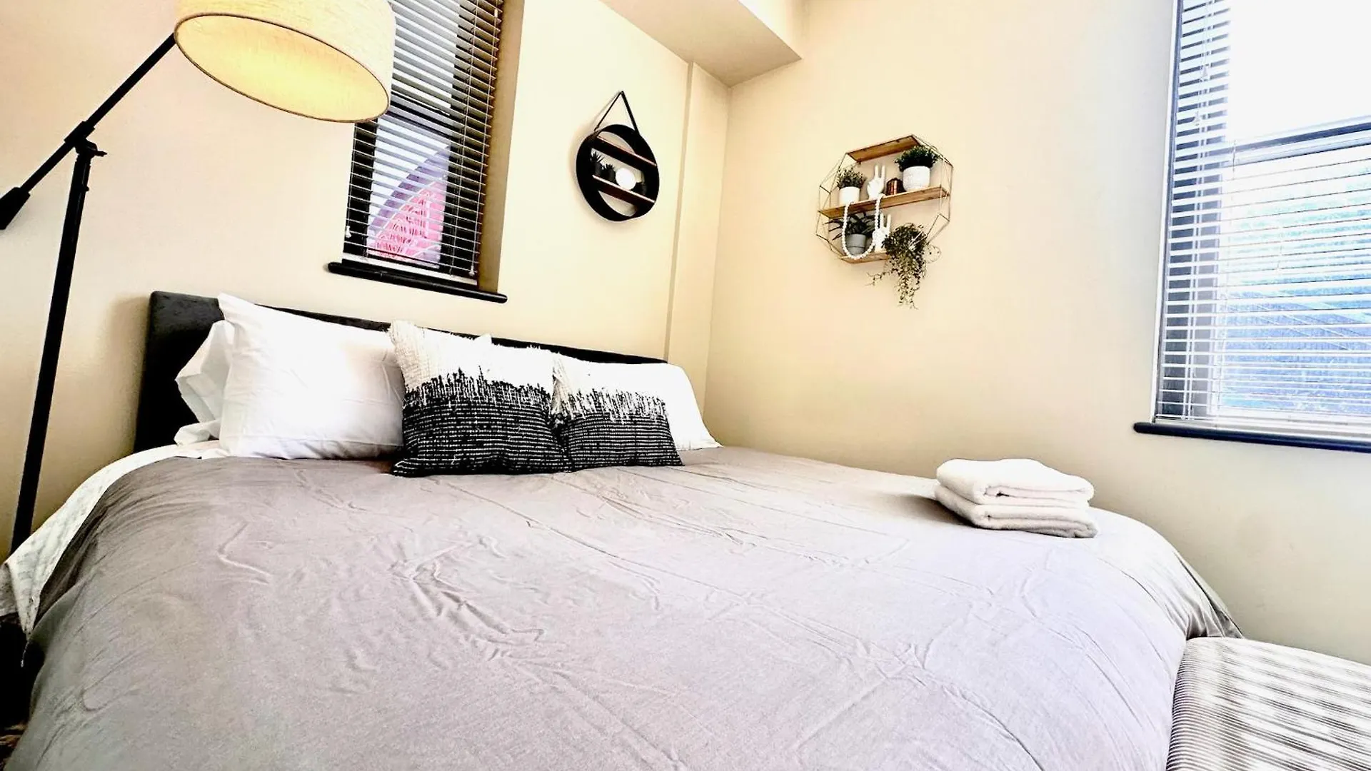 Charming Downtown Seattle Condo With Water Views 0*,  United States